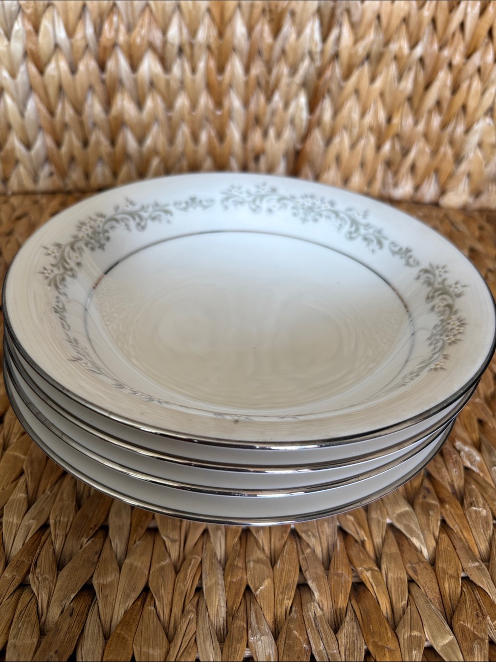 NORITAKE ‘Parkridge’ Coupe Soup Bowl 7 1/2” (7561) Discontinued Japan
